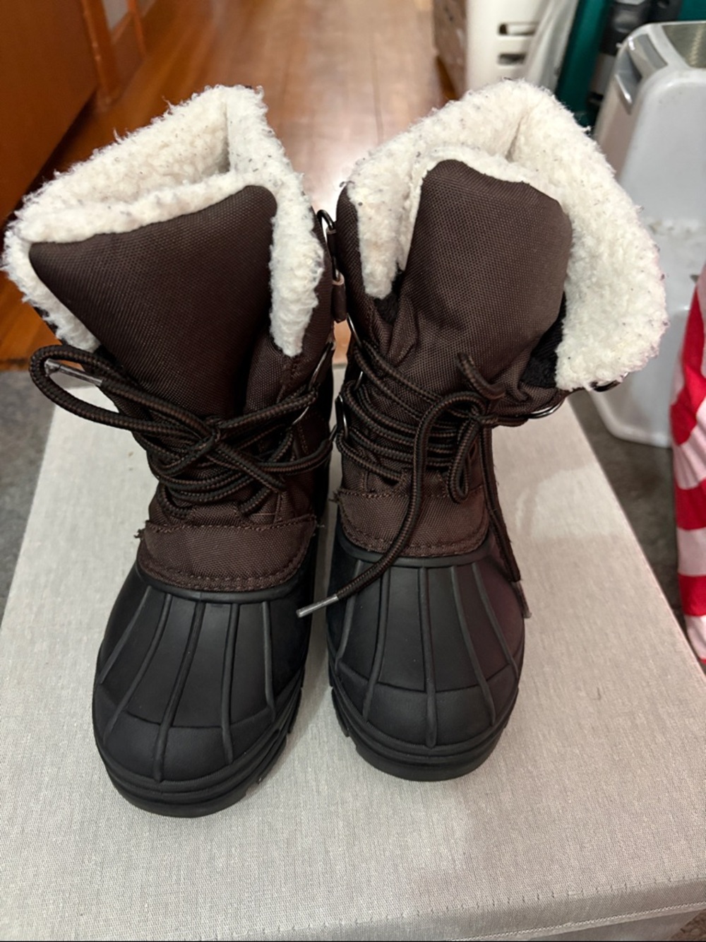 Khombu Snow Boots Winter Warm only worn few times toddlers size 13 cold weather